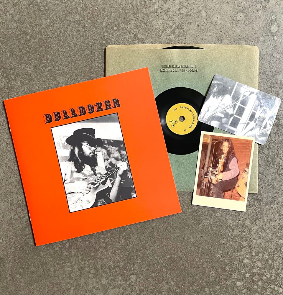 BULLDOZER/DEAD RUN ---Split 7"--- BLACK VINYL + REVERSIBLE BOOKLET - EDITION OF 100