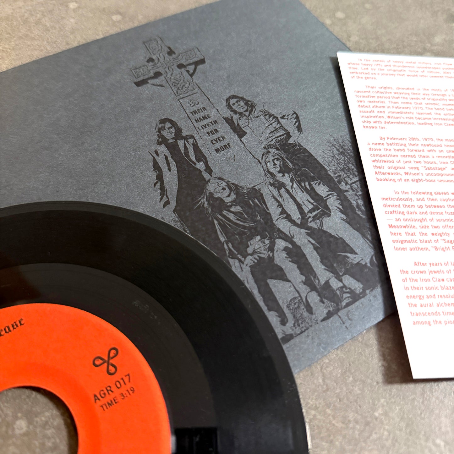 IRON CLAW ---7"--- LENTICULAR FLIP-IMAGE COVER - BLACK SLEEVE - EDITION OF 35