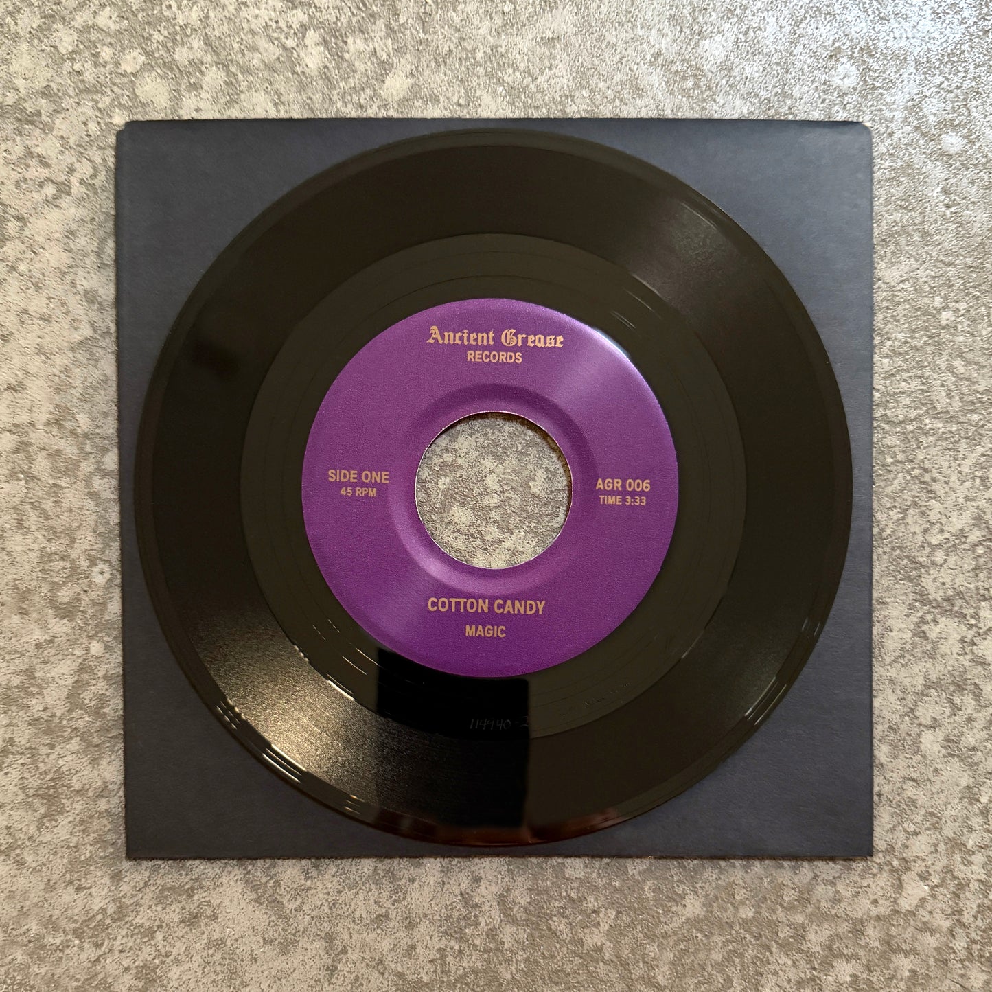 MAGIC ---7"--- BLACK VINYL